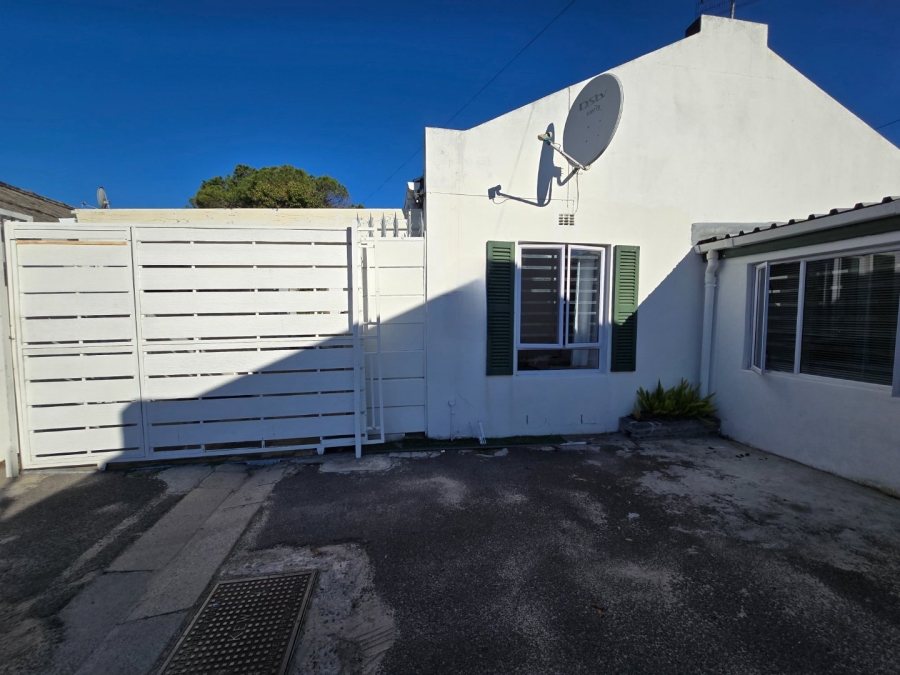 3 Bedroom Property for Sale in Kenwyn Western Cape